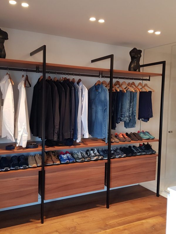 armaris a mida fabricats en fusteria pròpia